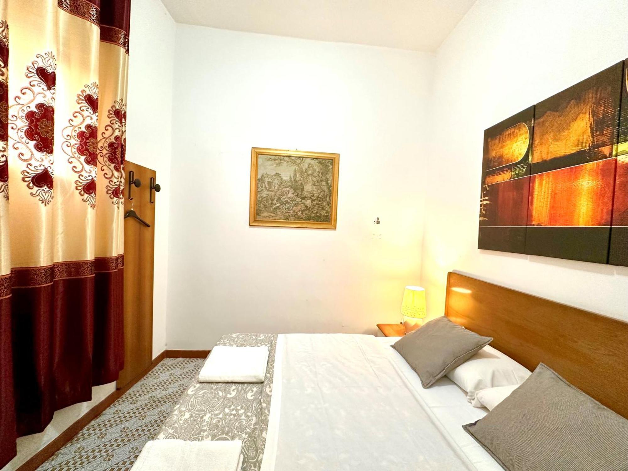 4 Bed Rooms Luxury Apartment Near Colosseum Rom Exteriör bild